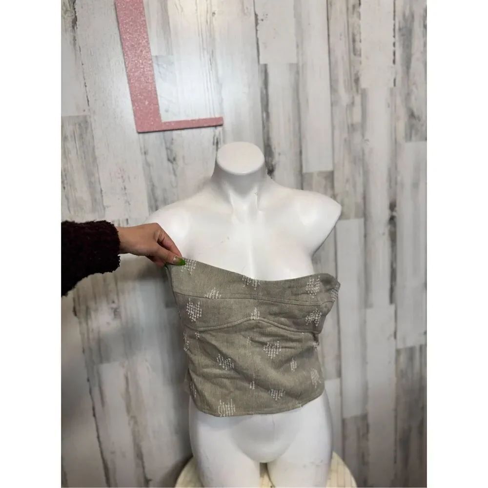 Fashion nova strapless crop top size Large